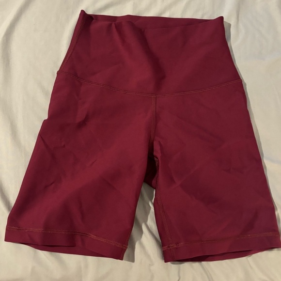 Aritiza TNA TnaGLOSS High Rise 7” Short Size S - Picture 2 of 4